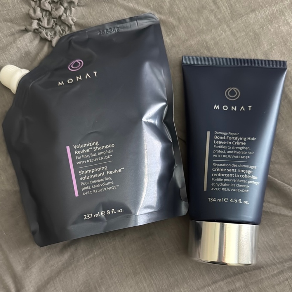 Monat Volumizing Shampoo and Leave-In Crème Set